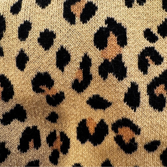 J. Crew Teddie 100% Cotton Sweater Leopard Print Sweater. Size M. - Picture 9 of 9